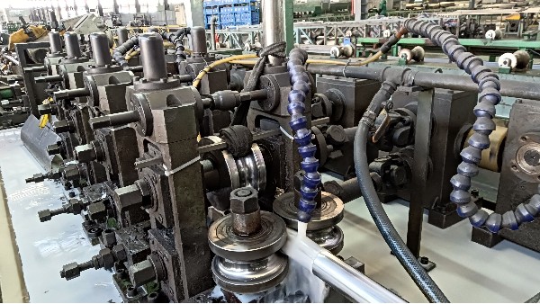 怎么選擇不銹鋼液冷中心管道材質(zhì)